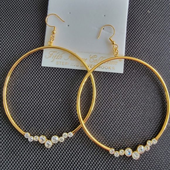 Fifth Avenue Hoop Earrings - Picture 3 of 4